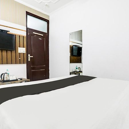 SPOT ON 82420 Hotel Anchal Dx Paharganj New Delhi Bagian luar foto