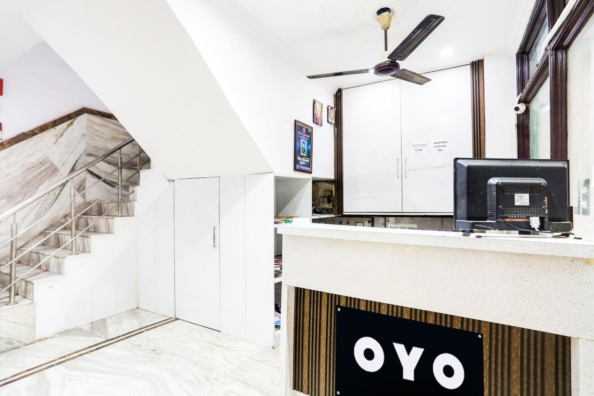 SPOT ON 82420 Hotel Anchal Dx Paharganj New Delhi Bagian luar foto