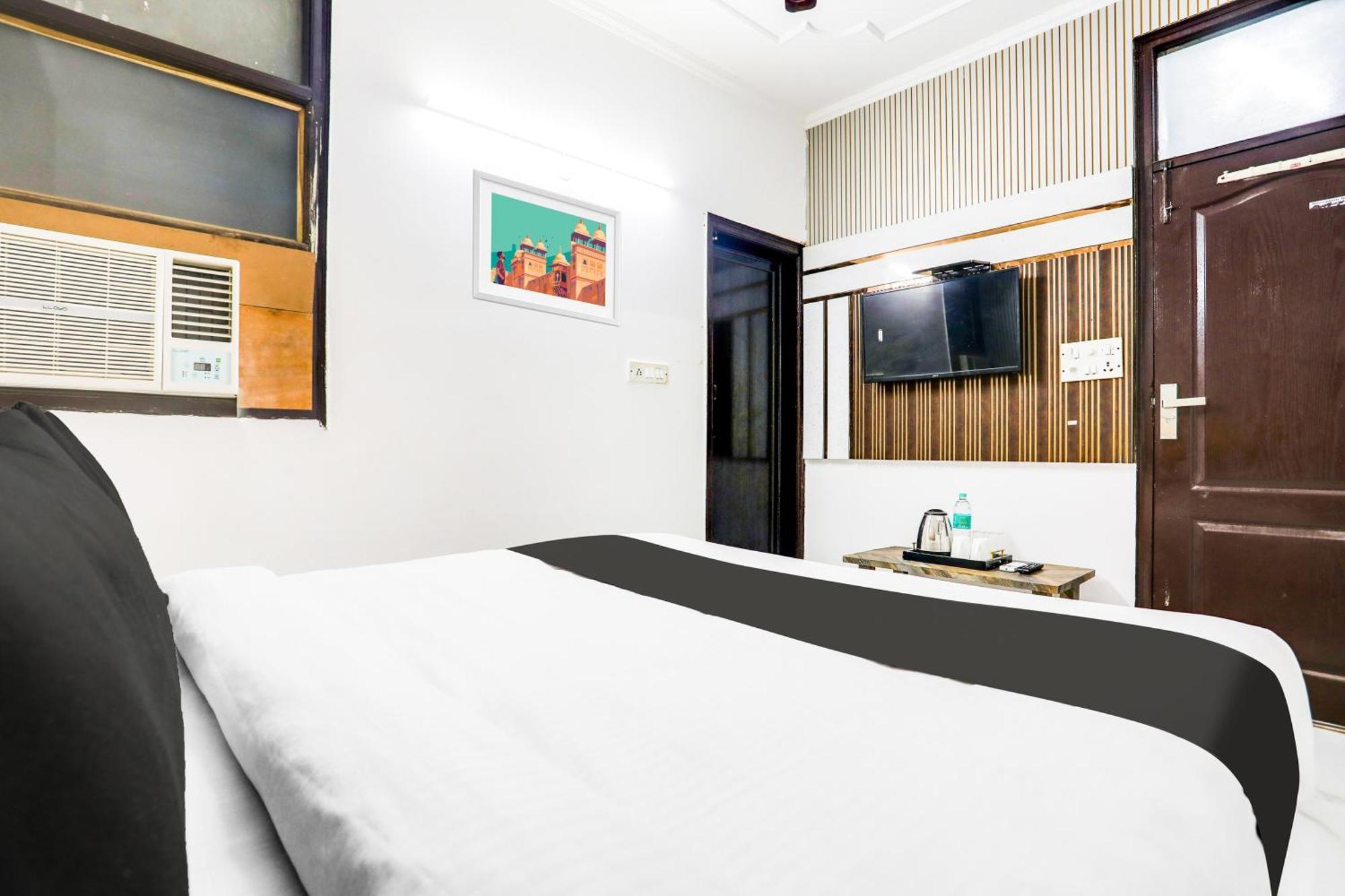 SPOT ON 82420 Hotel Anchal Dx Paharganj New Delhi Bagian luar foto