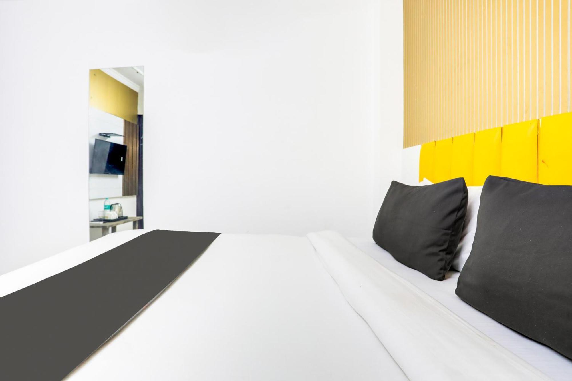 SPOT ON 82420 Hotel Anchal Dx Paharganj New Delhi Bagian luar foto